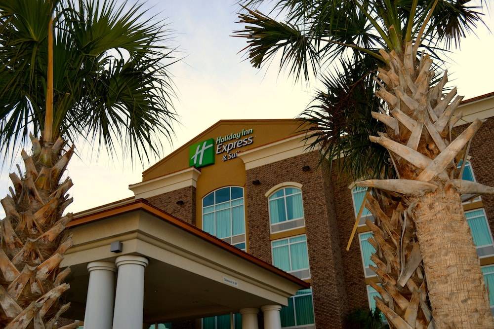 North Charleston Hotel | Holiday Inn Express and Suites North Charleston, an IHG Hotel