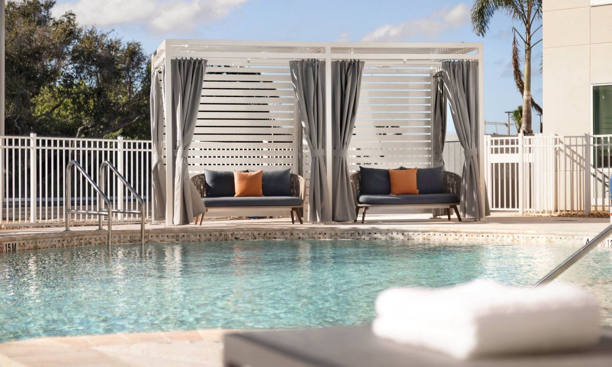 Port Canaveral Hotel | Holiday Inn Express Cape Canaveral by IHG