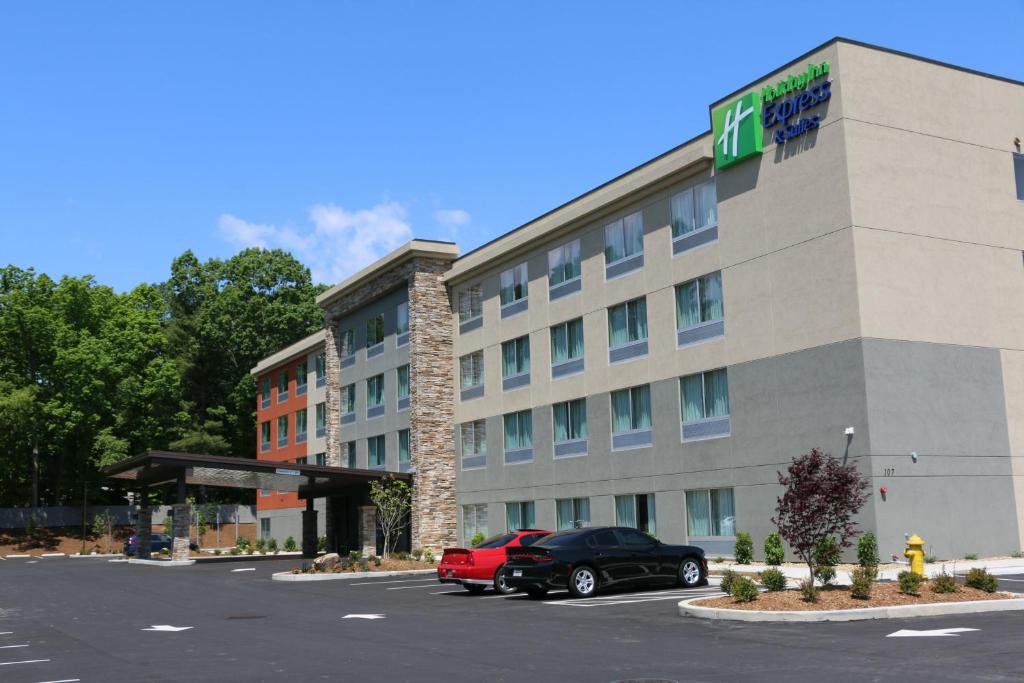 Flat Rock Hotel | Holiday Inn Express & Suites - Hendersonville SE - Flat Rock by IHG