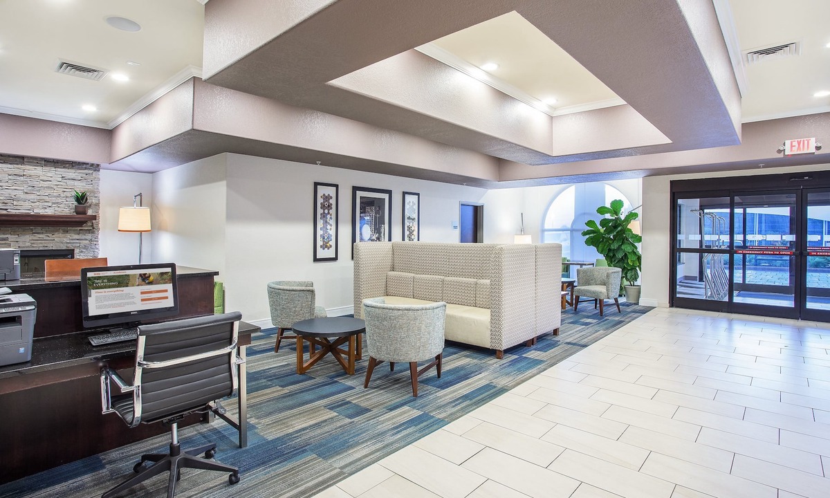 Glasgow Hotel | Holiday Inn Express & Suites Glasgow by IHG