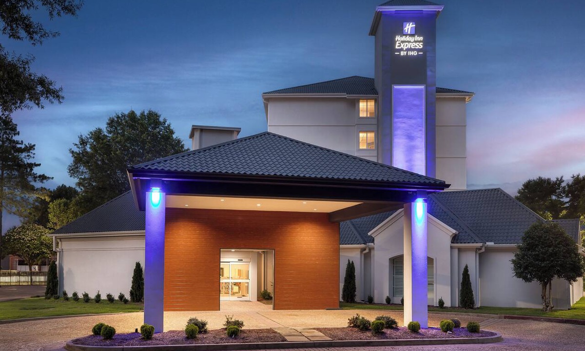 White Station Hotel | Holiday Inn Express & Suites Memphis East by IHG
