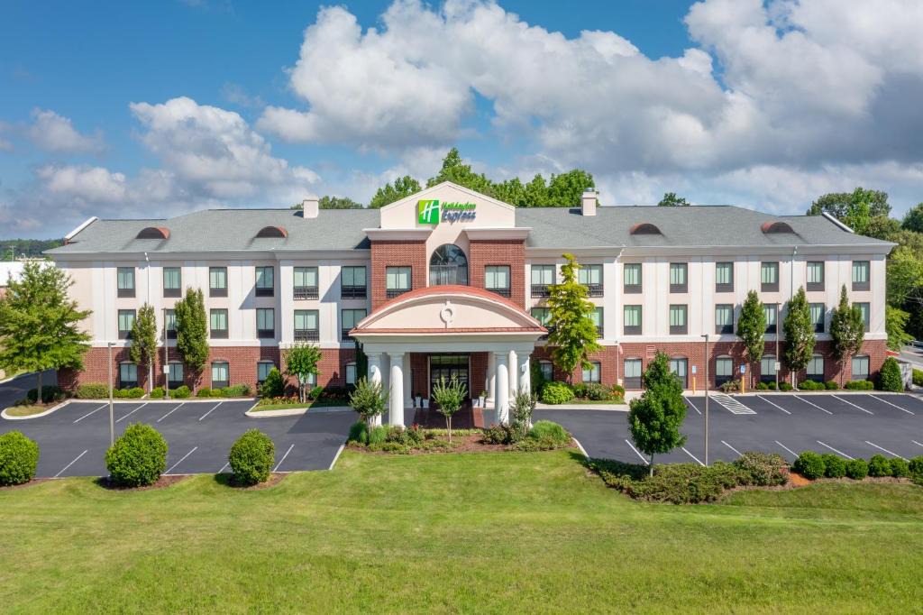 Tullahoma Hotel | Holiday Inn Express - Tullahoma by IHG
