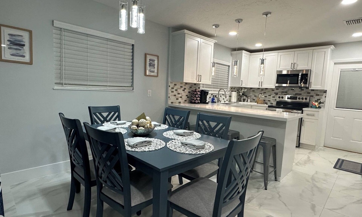 Florida Ridge House | Home Away From Home!