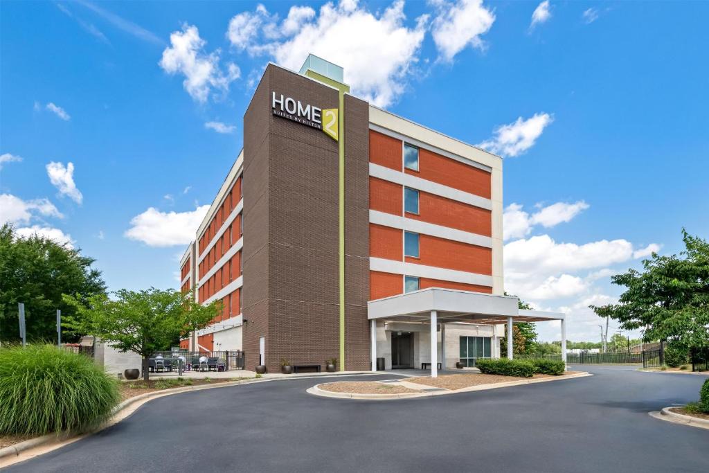 Paw Creek Hotel | Home2 Suites by Hilton Charlotte Airport
