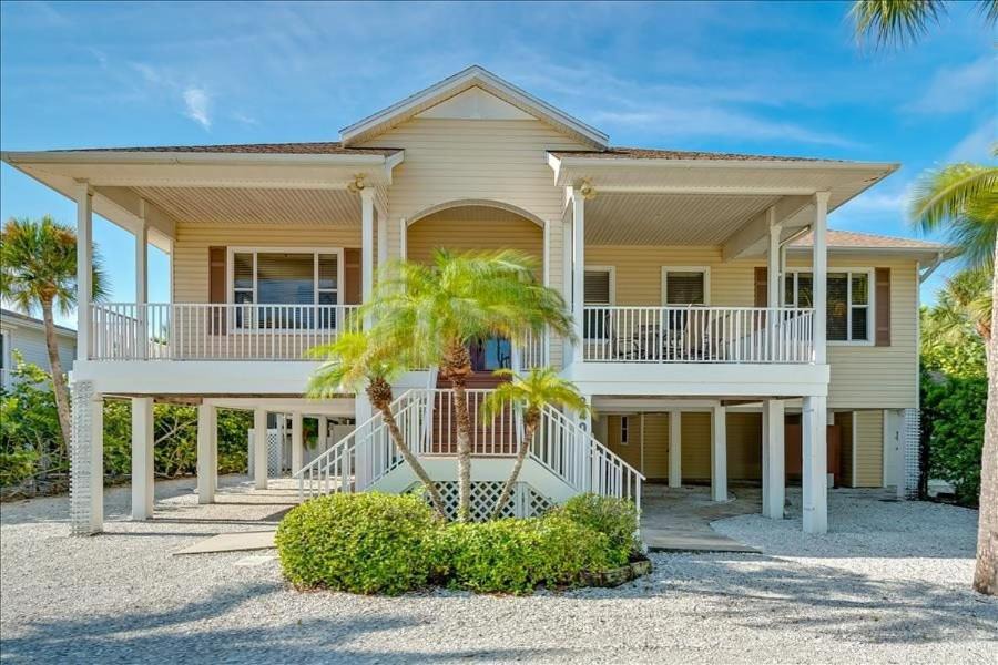 Golden Beach House | Homes-240 Wheeler