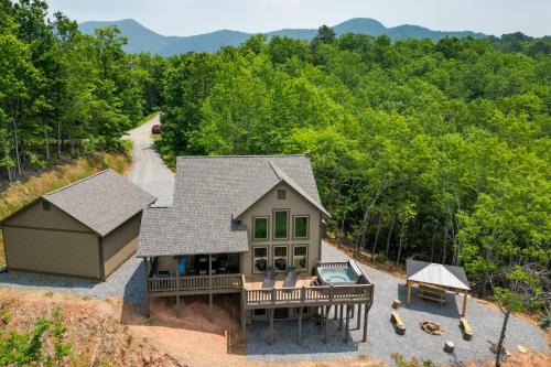Franklin House | Hot Tub & Fire Pit: Blue Ridge Mtn Cabin!