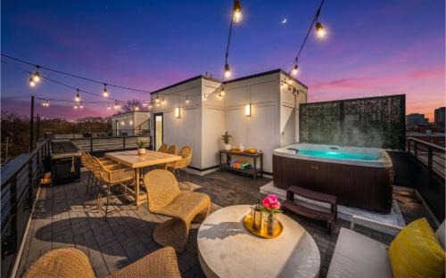 Talbot's Corner House | Hot Tub Fire Pit Grill Views Sleeps 24