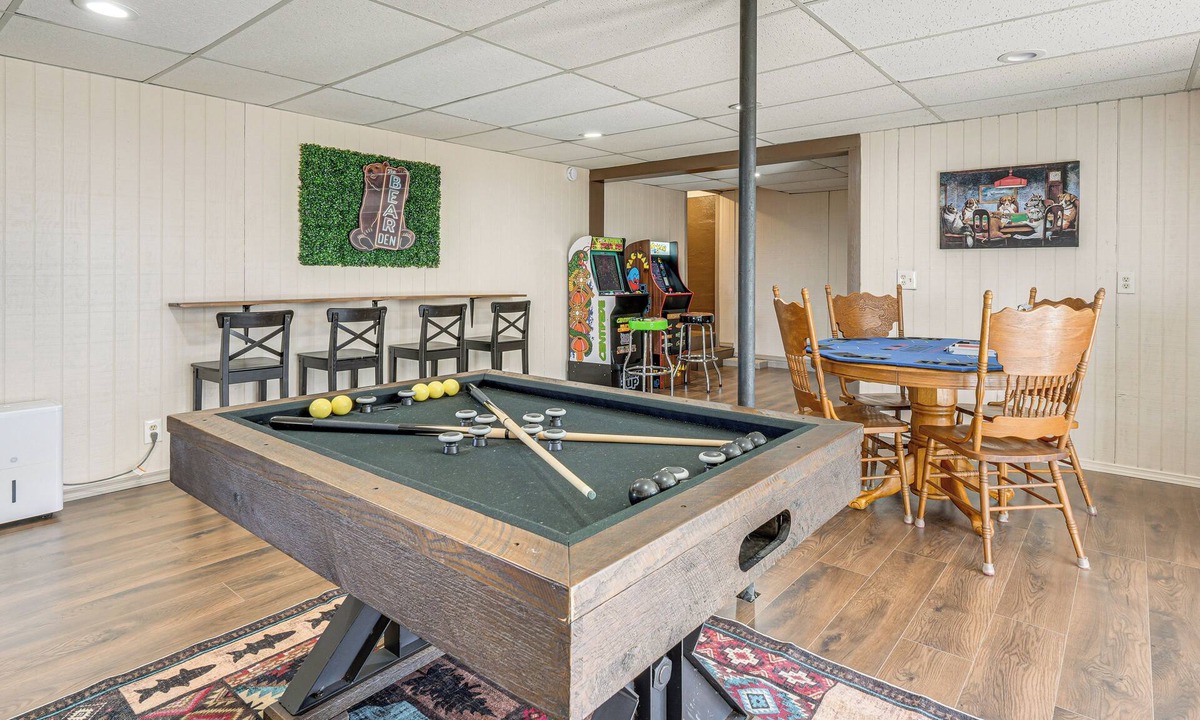 Blairsville Cabin | Hot Tub & Views! 'Squatch’s Place' in Blairsville