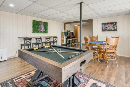 Blairsville House | Hot Tub & Views! 'Squatch’s Place' in Blairsville