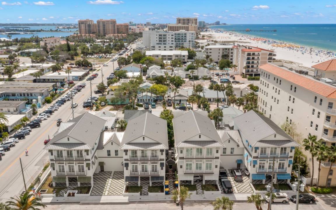 Clearwater Beach House | House ∙ 24 bedrooms ∙ 56 guests