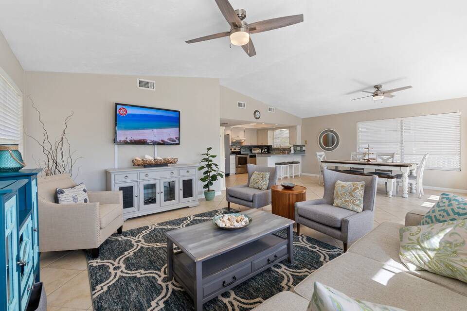 Marineland Acres House | House ∙ 3 bedrooms ∙ 6 guests