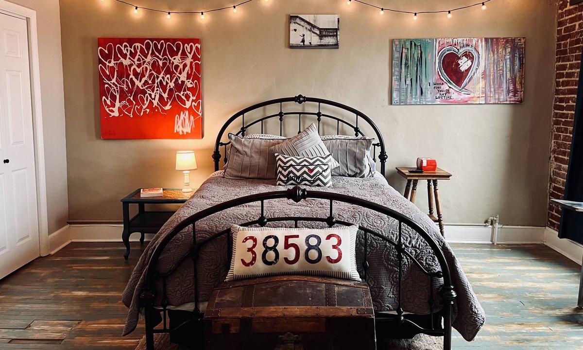 Sparta House | HRH Downtown NY Style Loft, #tnstateparks #waterfalls =