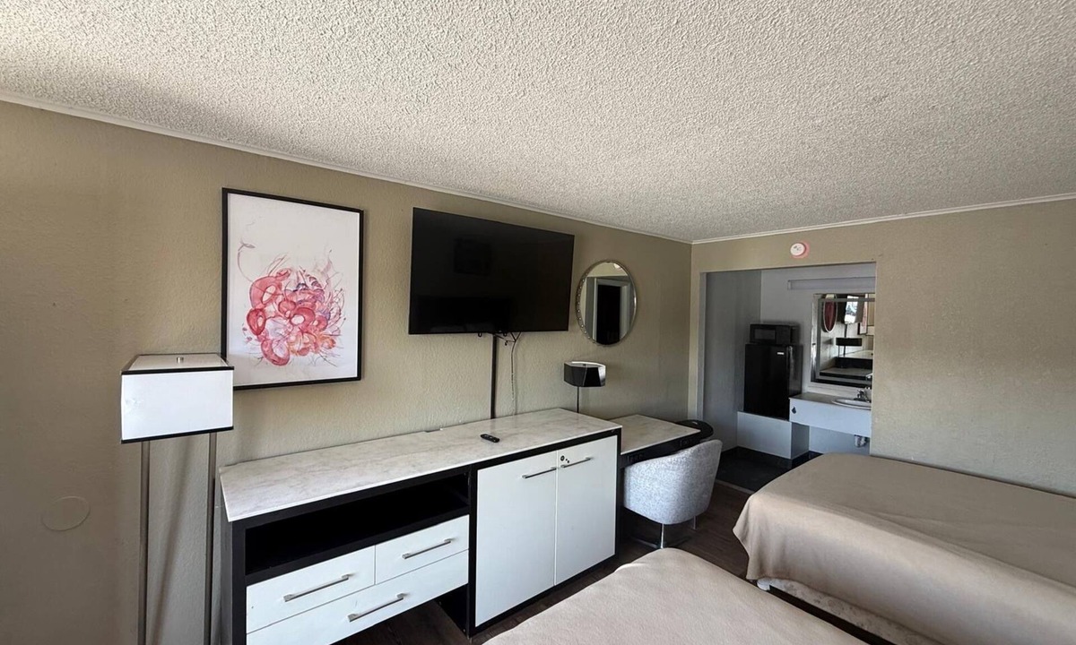 Johnson City Hotel | I-26 Inn