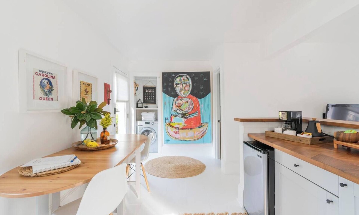 Matthews House | Idlewild Studio: Scandinavian studio just 20min to uptown