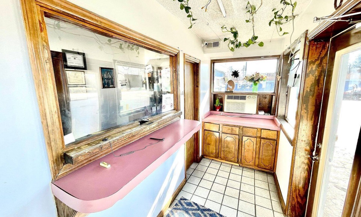 Mullins Hotel | Imperial motel