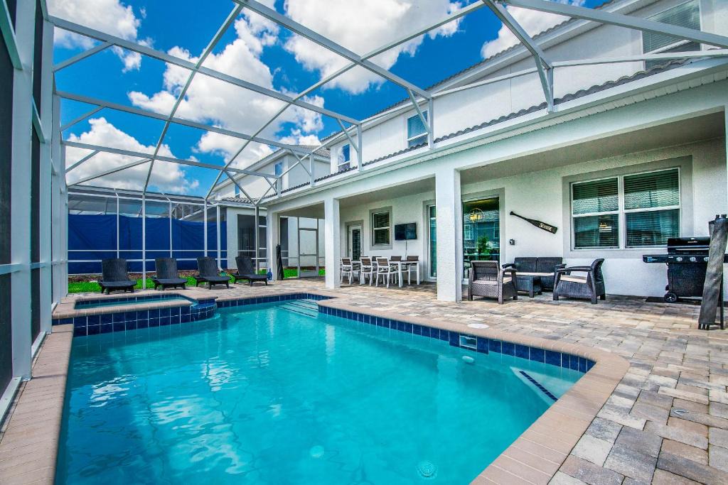 Davenport House | INCREDIBLE HOME Private Pool & Spa Game Room