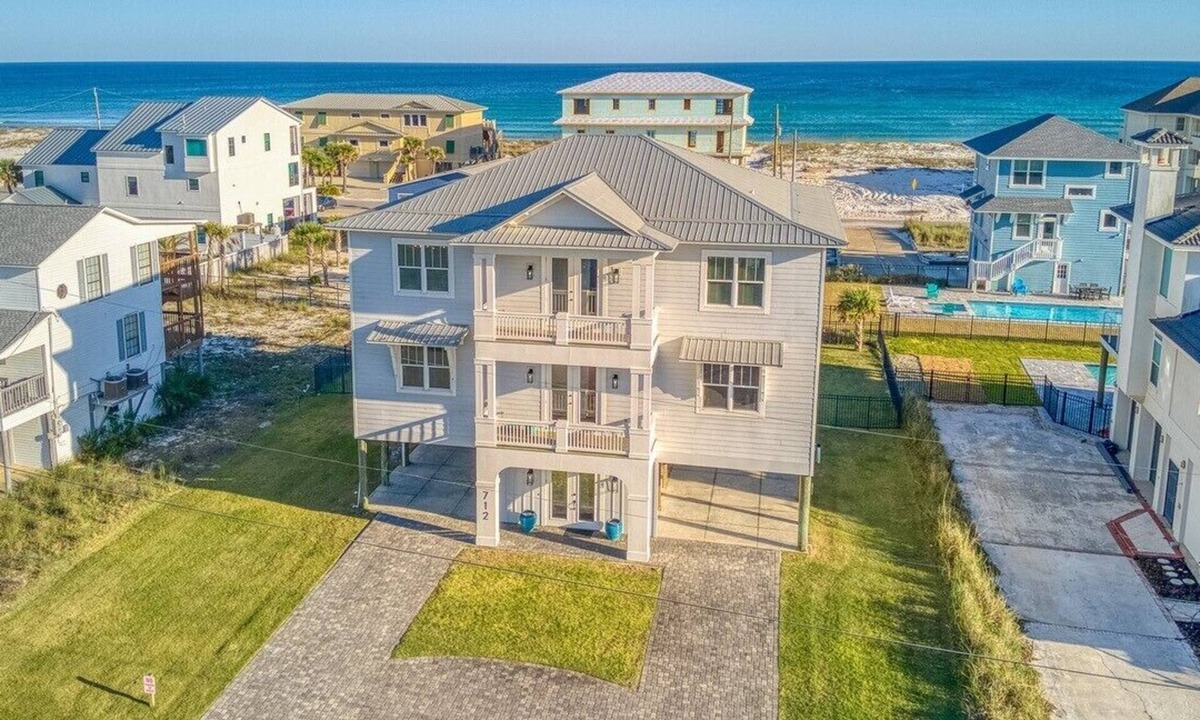 Toilla Segunda House | Incredibly Gorgeous Gulf View Home w/Pool; Spacious kitchen. Pets Welcome.