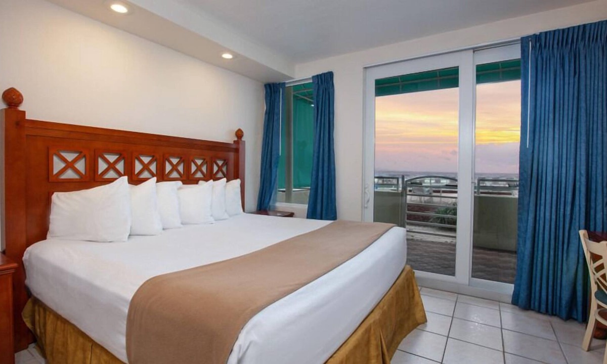 Lenox Park House | Indulge in Home-Like Comfort! 3 Comfortable Units, Beachfront Property, Pool