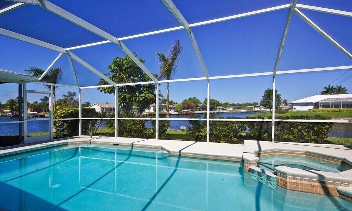 Caloosahatchee House | Intersecting canals! Great Fishing! Amazing Views!