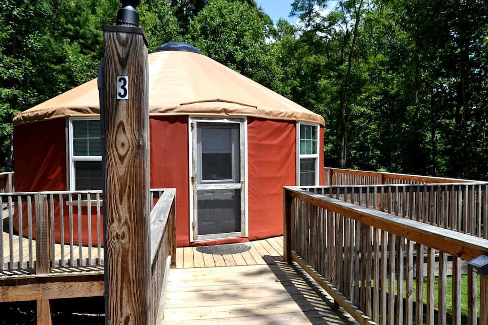 Glen Lyn Cabin | Intimate Yurt Rental Ideal for Romantic Glamping in Virginia