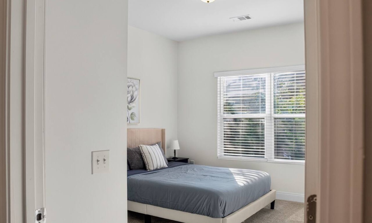Savannah Apartment | Inviting 2BR Stay with Spacious Layout