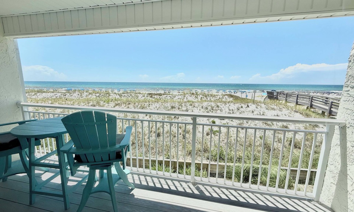 Fort Walton Beach Condo | IS #203 - GULF FRONT, SPECTACULAR VIEWS! BEACH SERVICE INCLUDED! BOOK NOW!