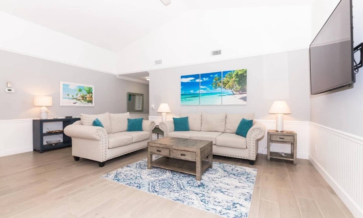 Jensen Beach House | Island Home with Whirlpool & Pool Access close to Downtown