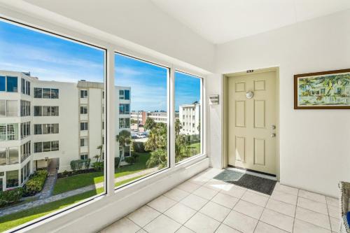 Siesta Key Apartment | Island House Beach Resort 15N
