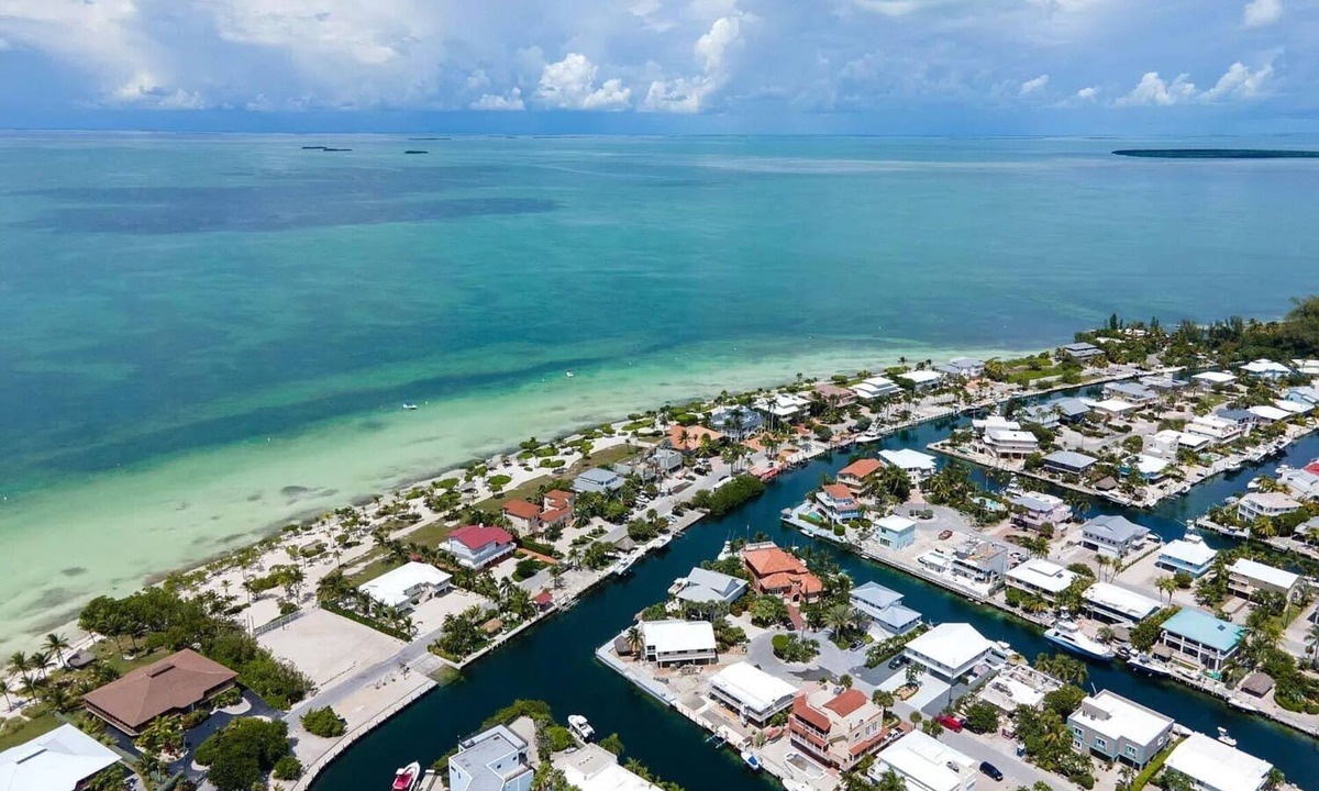 Islamorada House | Island pool home awaits in Islamorada's Port Antigua
