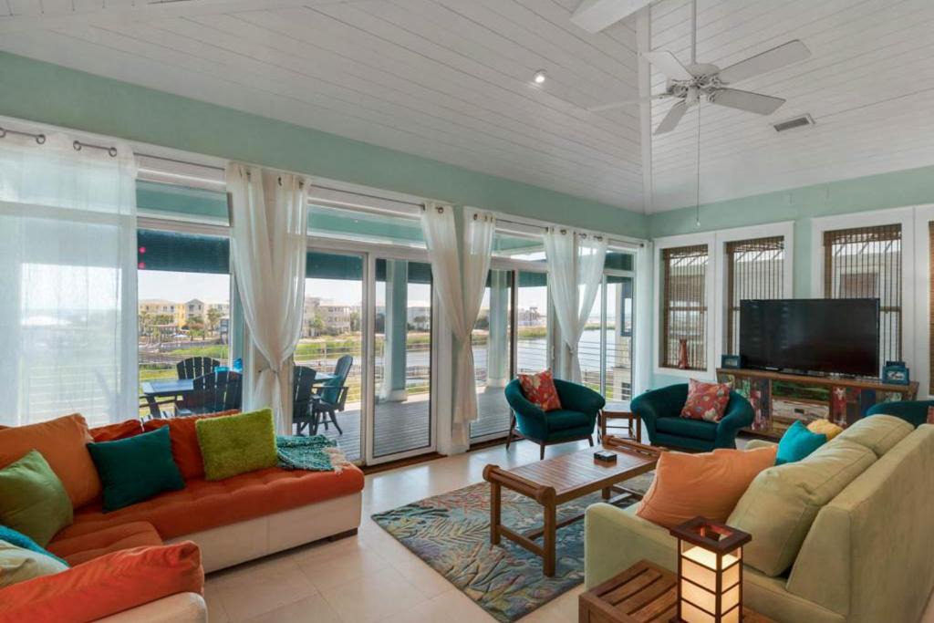 Holiday Isle House | It Doesn't Get Any Better at Destin Pointe
