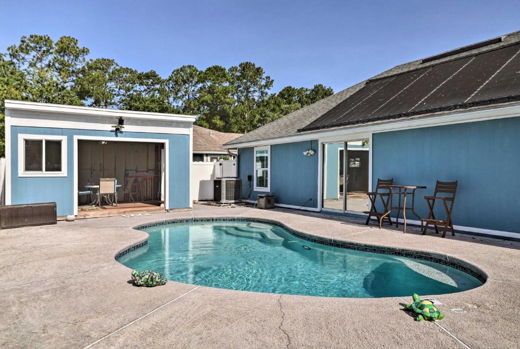 Golden Glades - The Woods House | Jacksonville Home, Near Beach and Mayo Clinic!