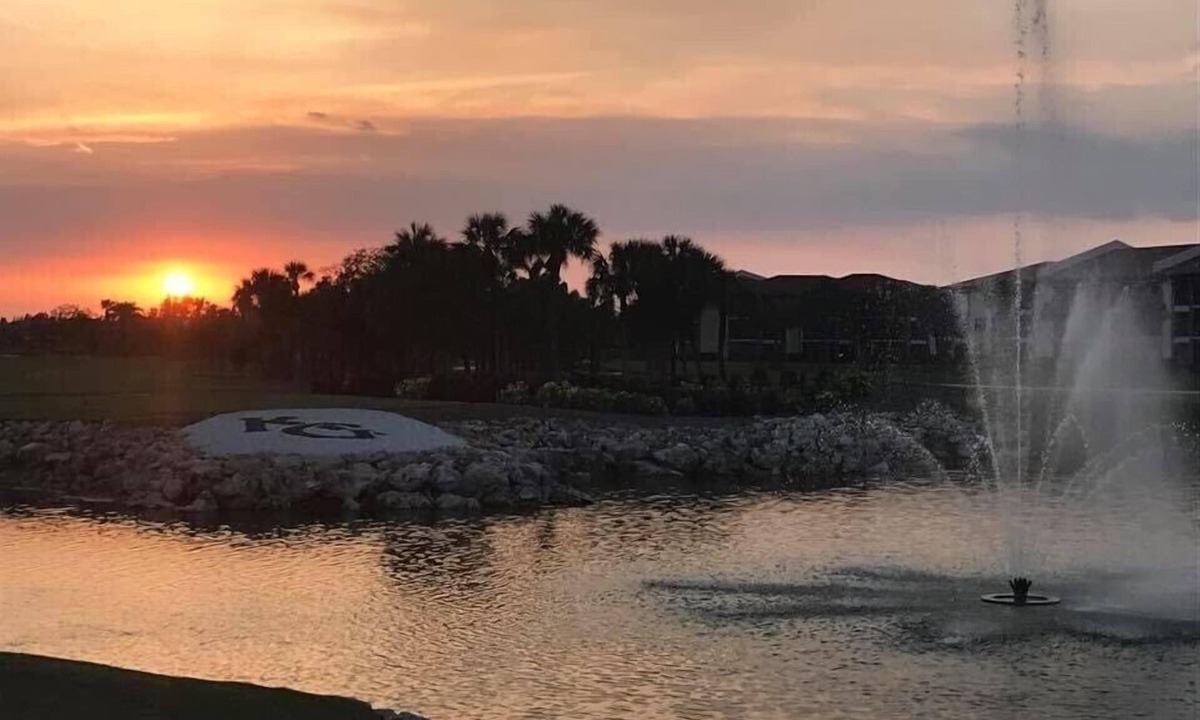 Iona Condo | Kelly Greens Golf & Country Club! 1st Floor Renovated