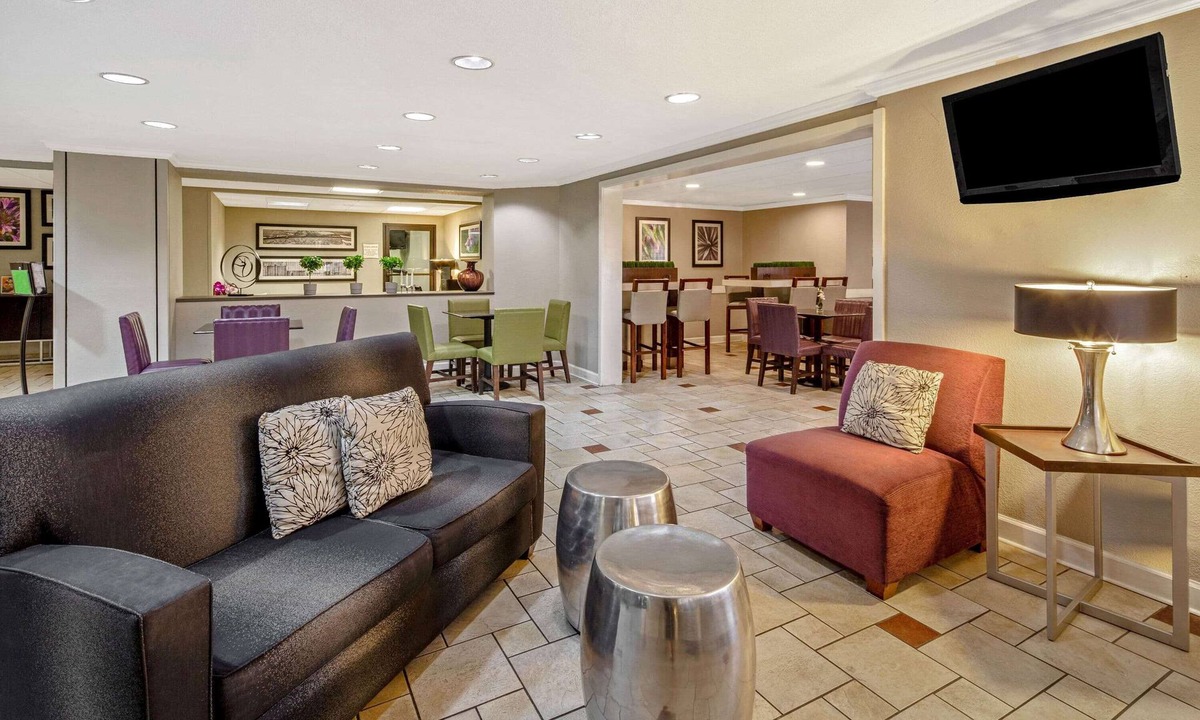 Seybold Hotel | La Quinta Inn & Suites by Wyndham Miami Airport East
