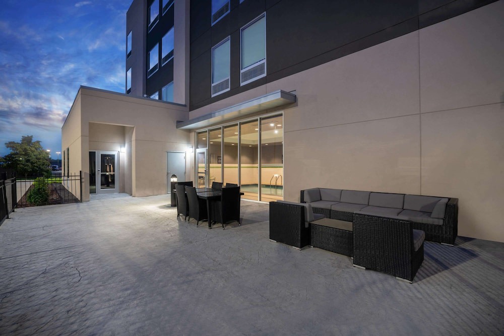 West Memphis Hotel | La Quinta Inn & Suites by Wyndham West Memphis