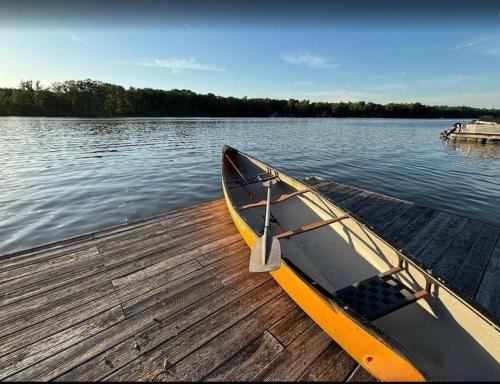Southmont House | Lake Front Sunset | New Deck | Kayaks | Canoe