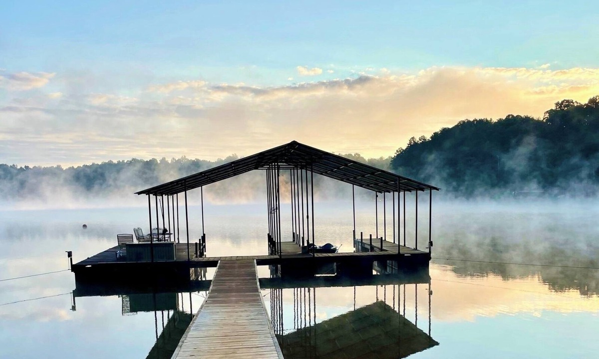 Martin House | Lake Hartwell: Private Pool, Dock, Boats, Dogs, Fire Pit, 1 hr to Clemson or UGA