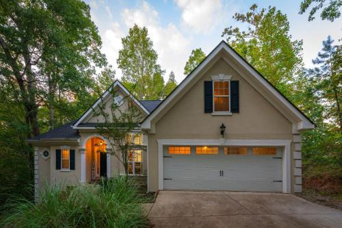 Gainesville House | Lake Lanier Retreat, Dock, Firepit, Home Theater
