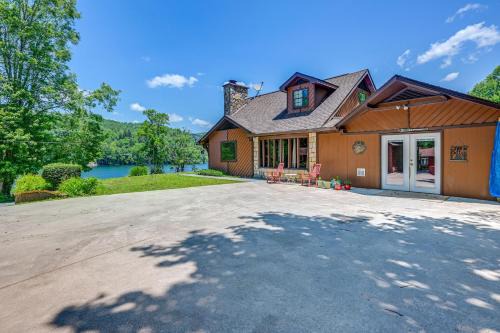 Topton House | Lakefront North Carolina Abode w/Grill & Fire Pit