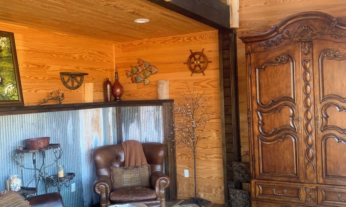 Louisville Cabin | Lakefront Property on the Beautiful TN River