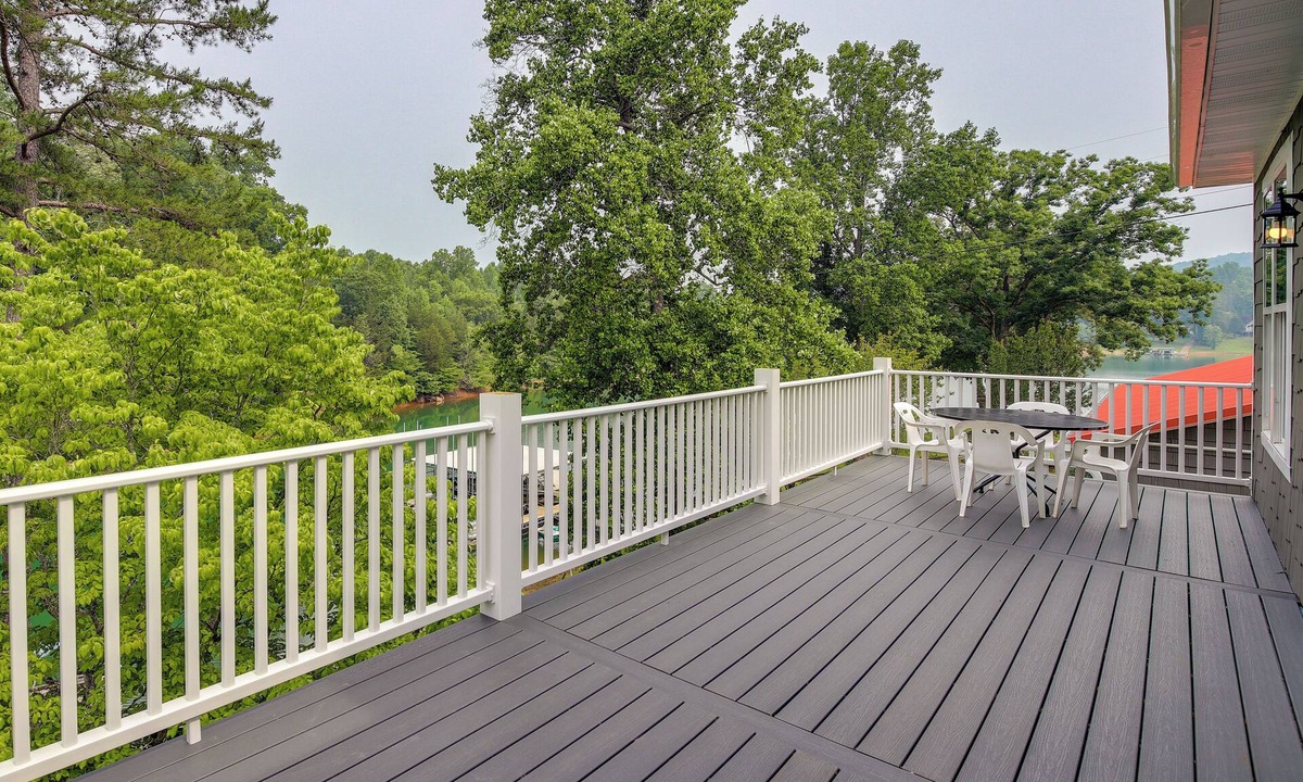 Clairfield House | Lakefront Sharps Chapel Retreat w/Boat Dock!