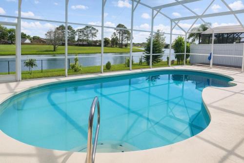 Indian Wells House | Lakeview Pool Villa, 3BD/2BA 10 min to Disney!