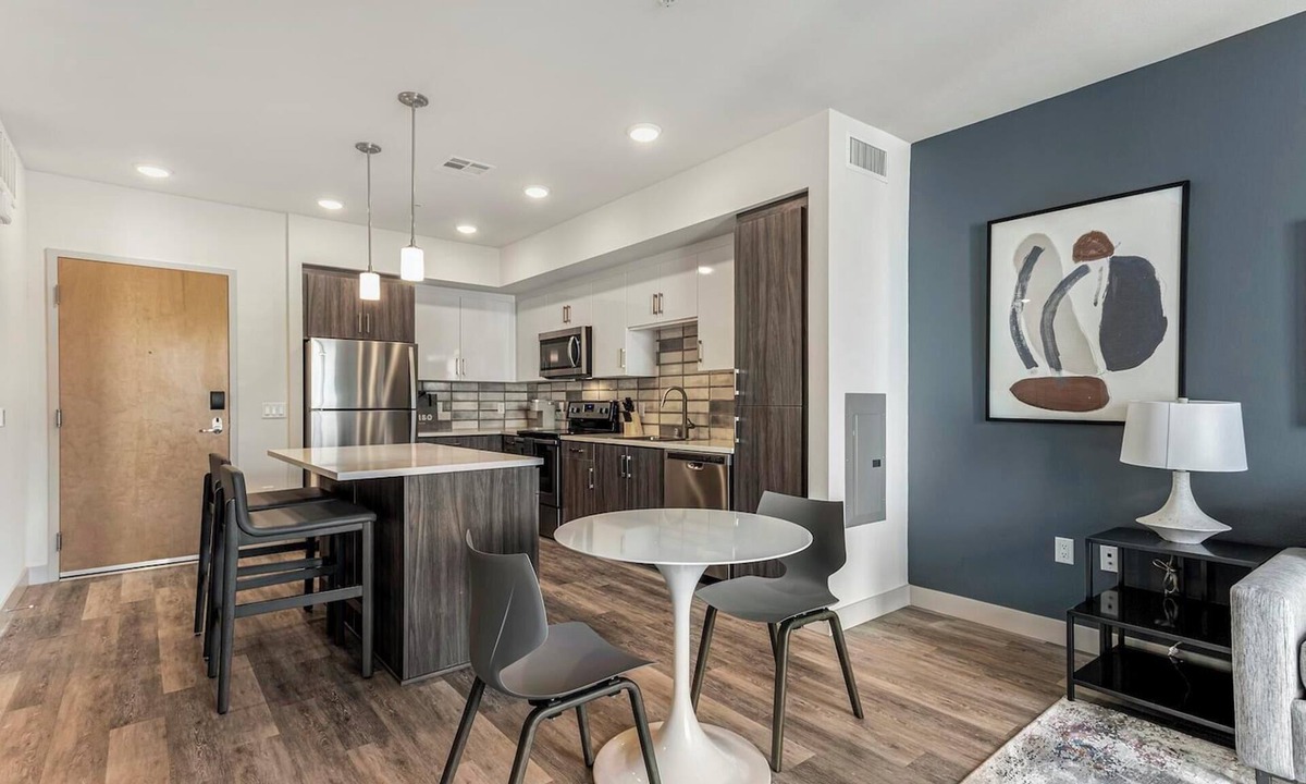Wimauma Apartment | Landing | Amazing 2BD, Gym, Pool