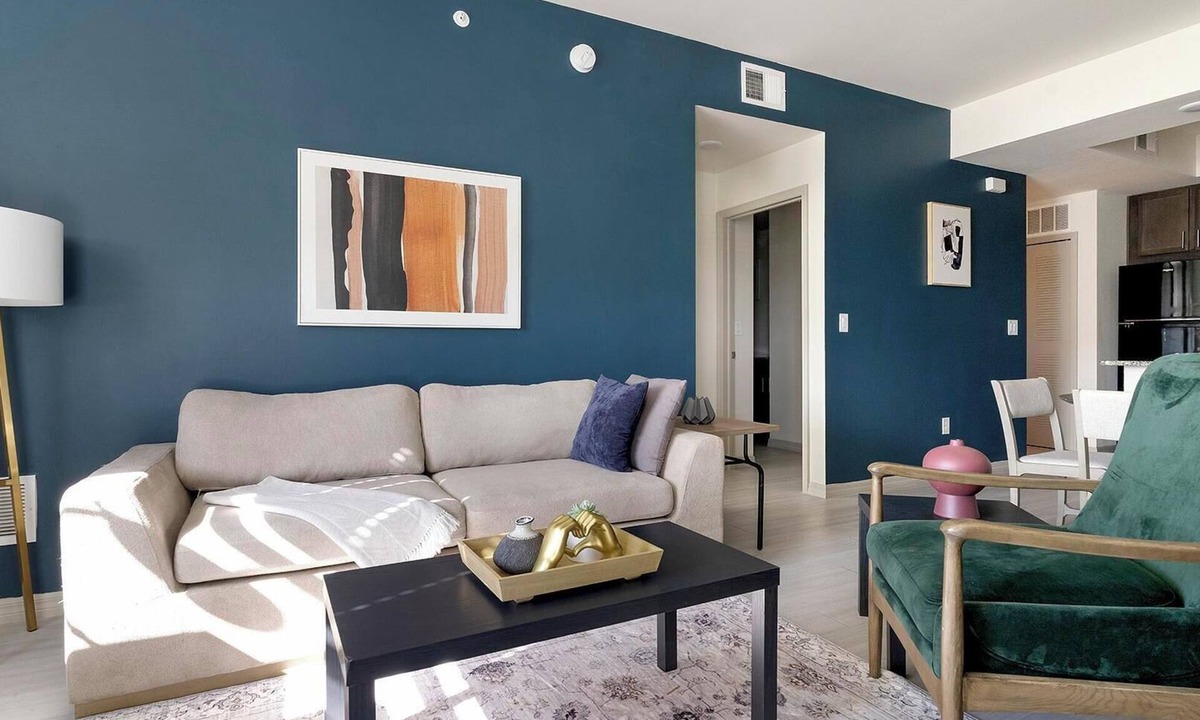 Eastwood Village Apartment | Landing | Beautiful 2BD, Gym, Clubhouse