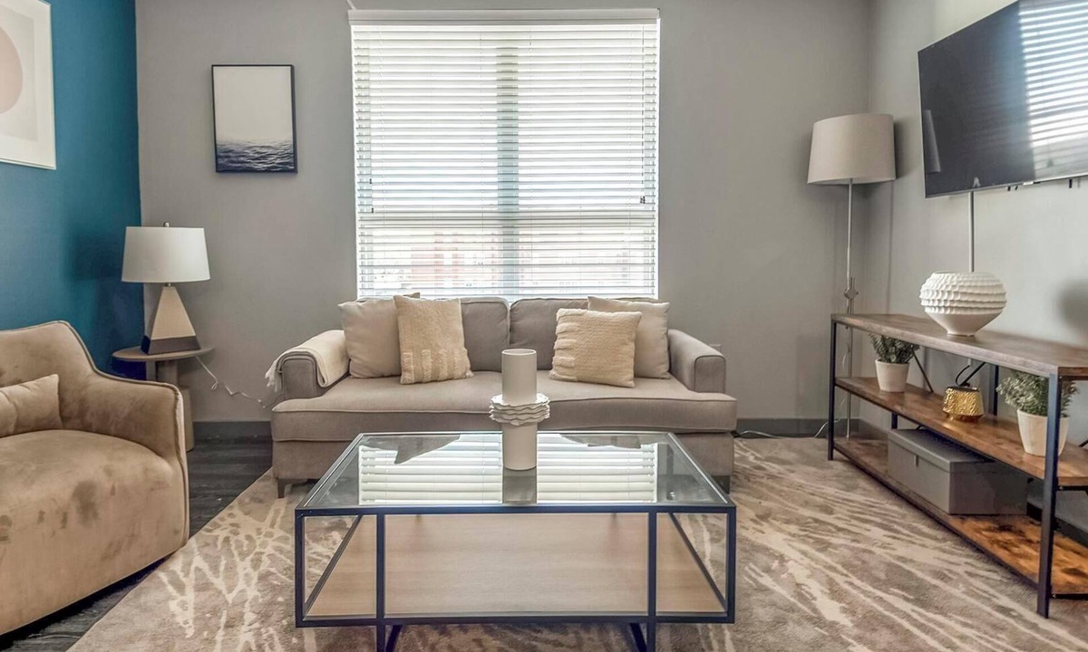 University District Apartment | Landing | Beautiful 4BD, Pool, Game Room