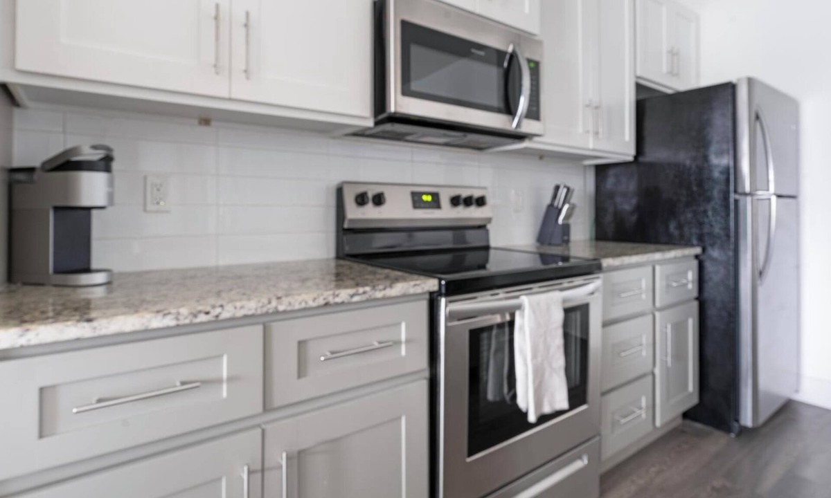 Venice Apartment | Landing | Chic 2BD, Clubhouse, Pool