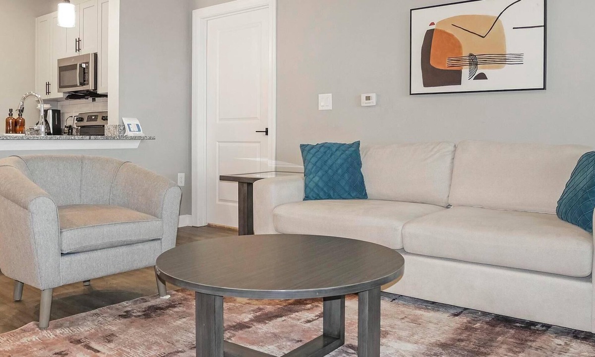 Fort Myers Apartment | Landing | Chic 2BD, Pool, Gym