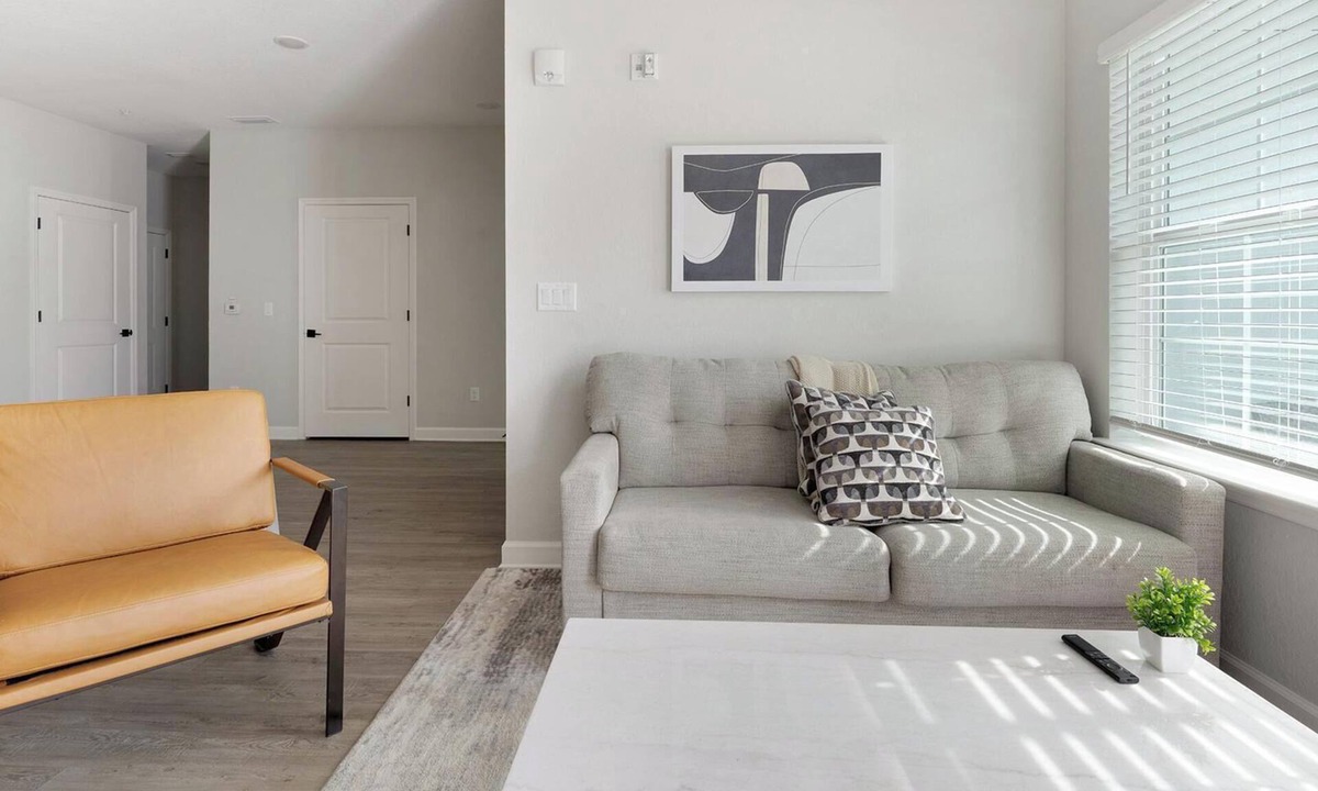 Port Malabar Apartment | Landing | Modern 1BD, Gym, Pool
