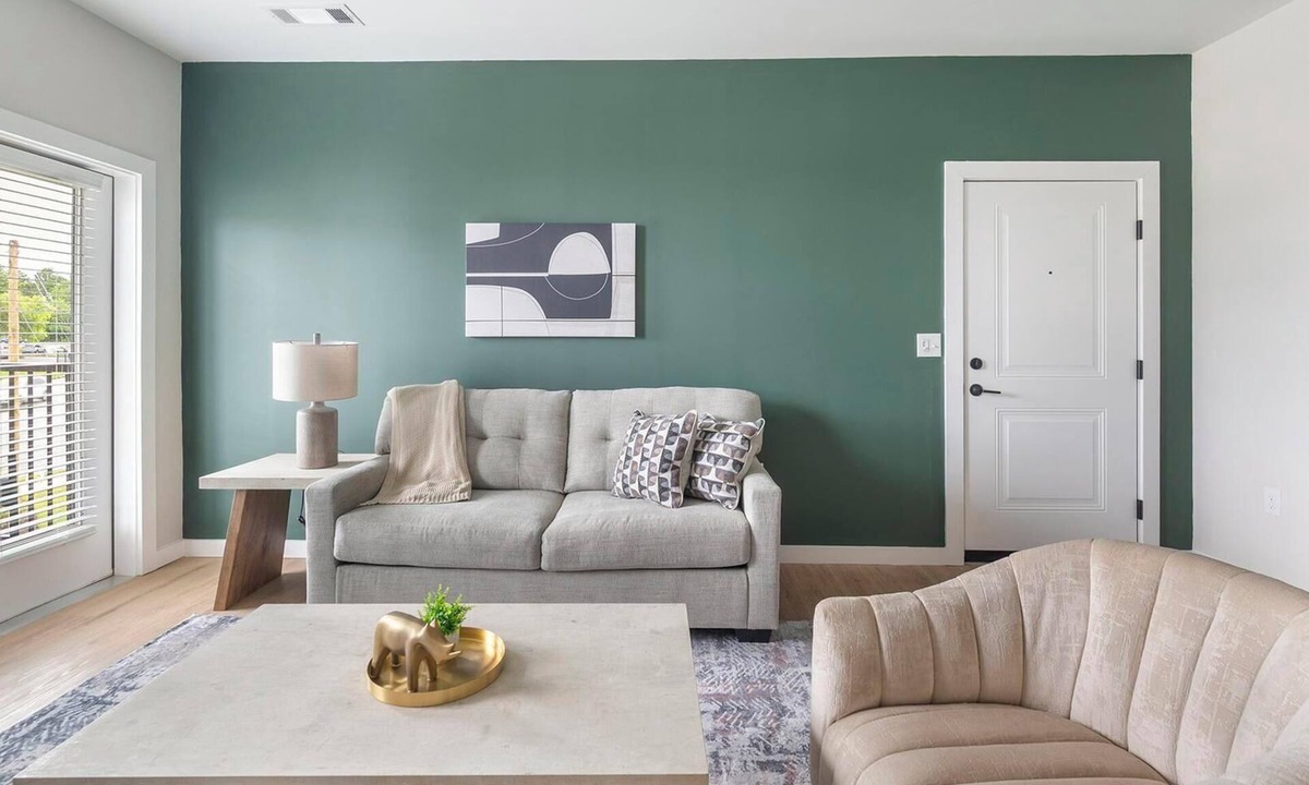 Knoxville Apartment | Landing | Stunning 2BD, Gym