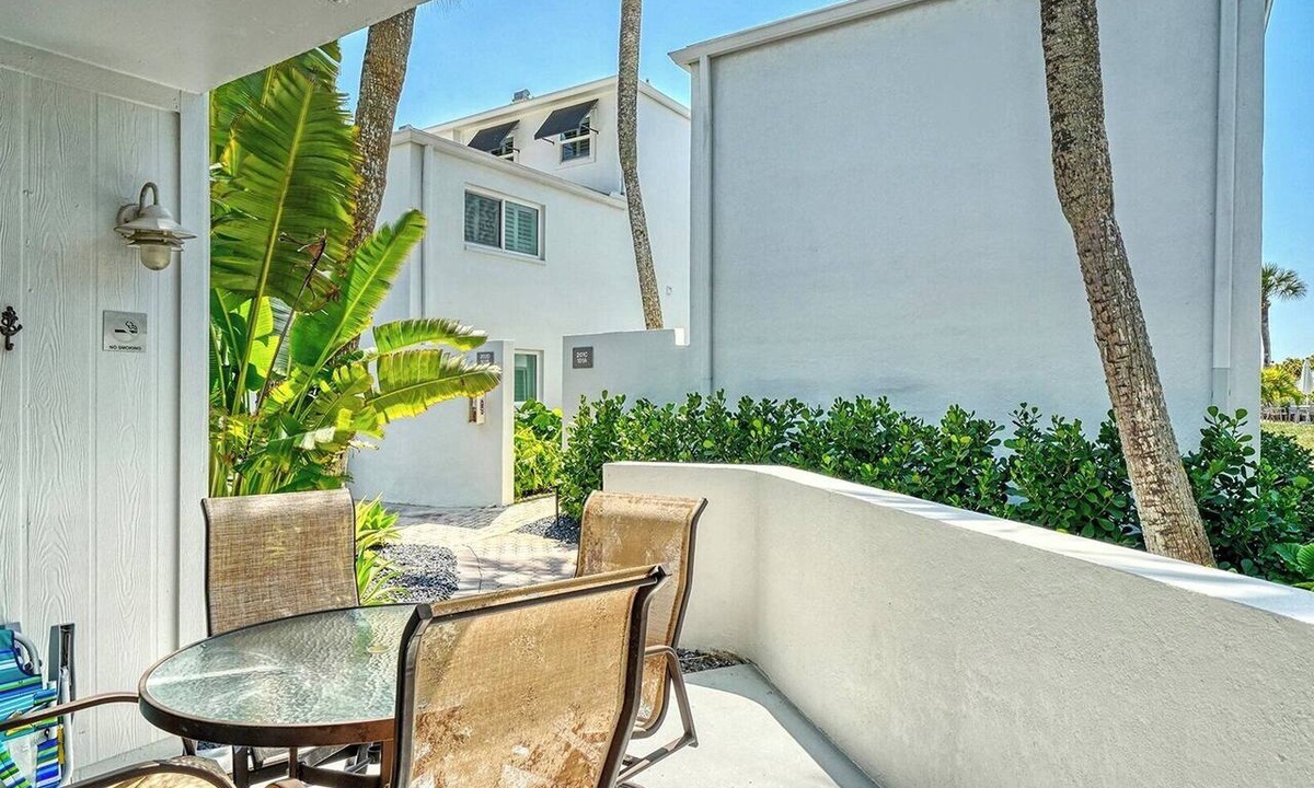 Longboat Key Apartment | LaPlaya 104E-Prefectly located near the path to the beach.