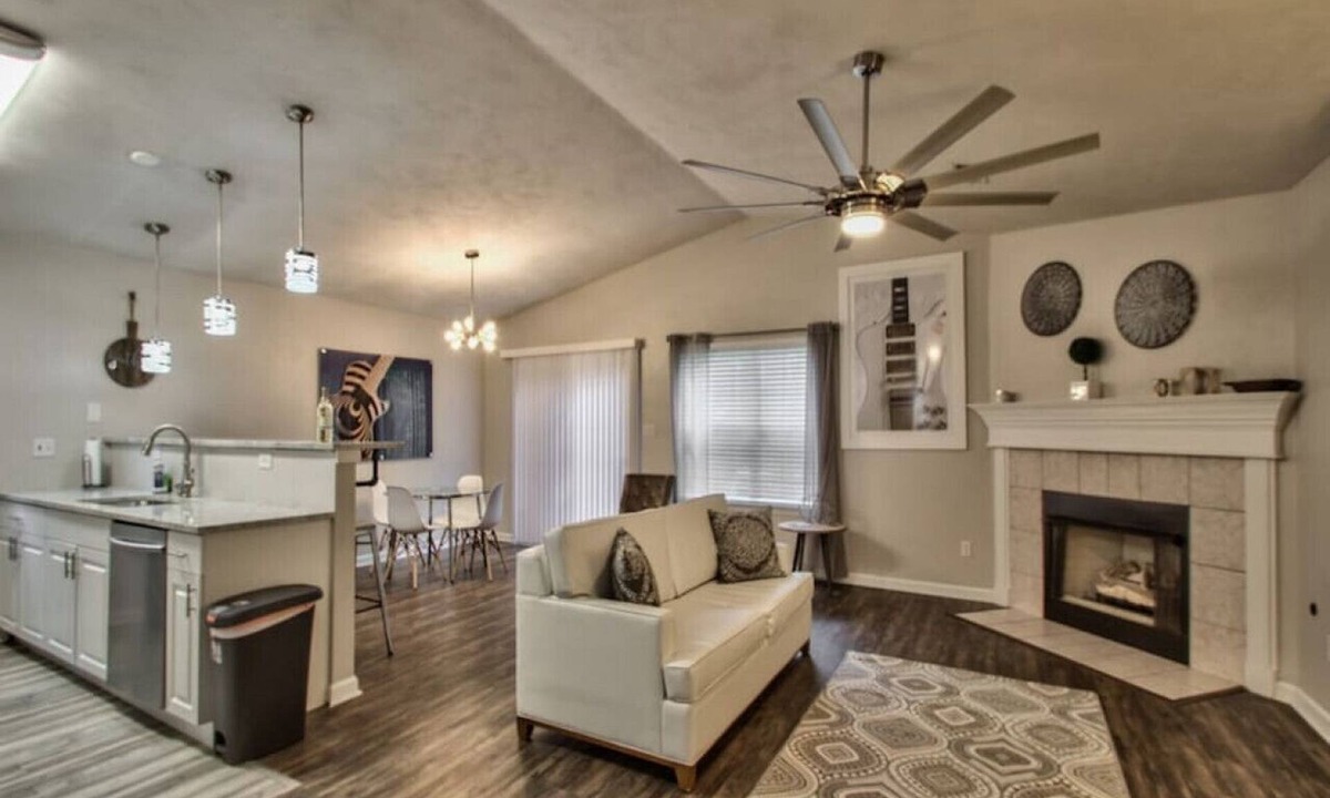 Tallahassee House | Large Groups Welcome (Go Seminoles, Go Rattlers)